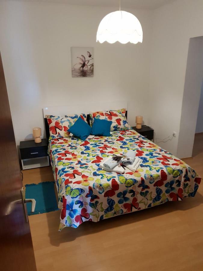שמריקה Apartman Dora מראה חיצוני תמונה